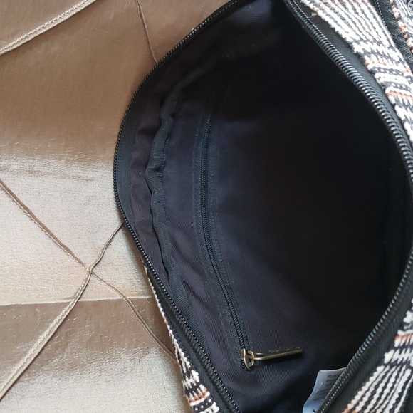 EUC- Thirty One ‘All Zipped Up’ Plaid Crossbody - Picture 5 of 6